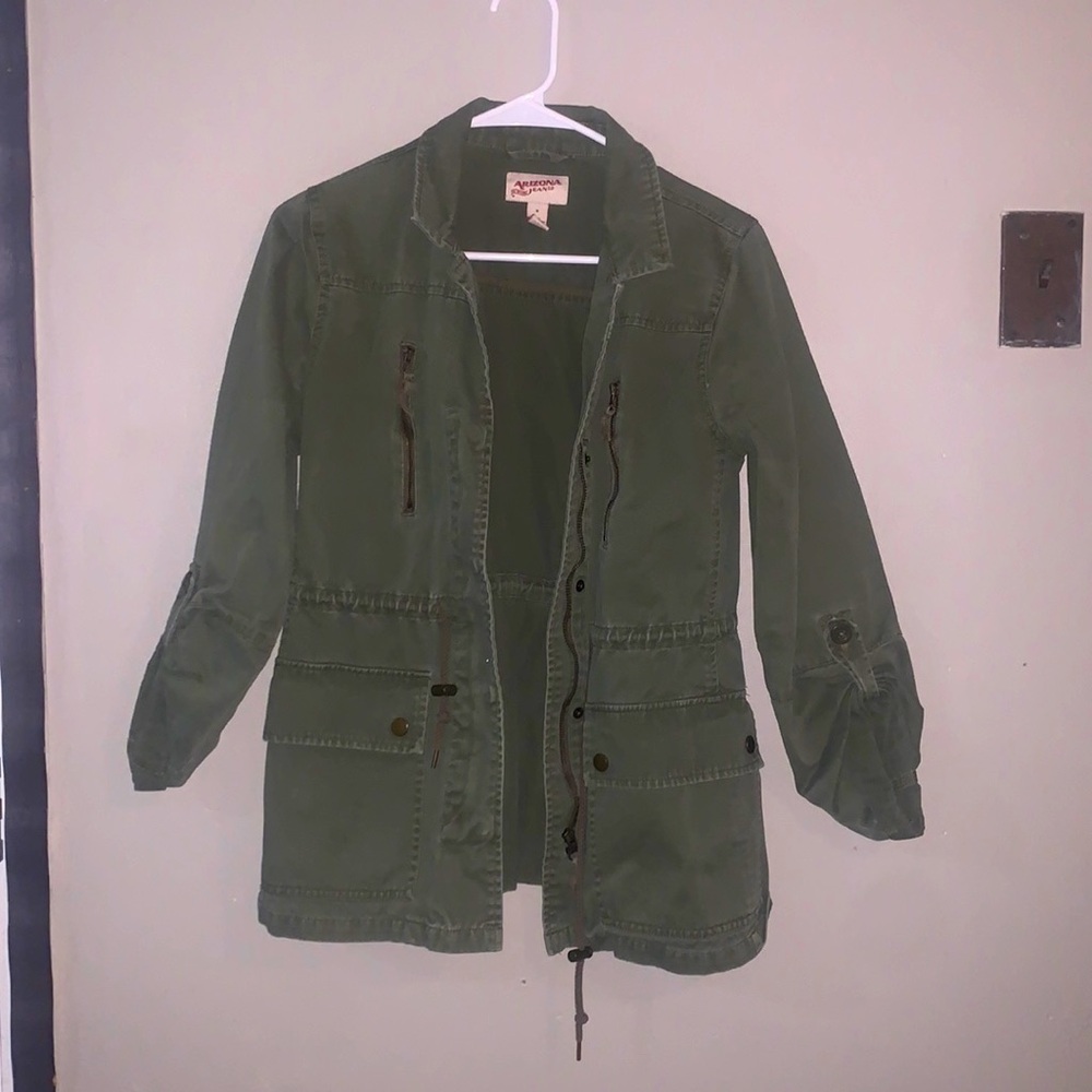 Selling this comfy jacket, looks cute with anything too!
